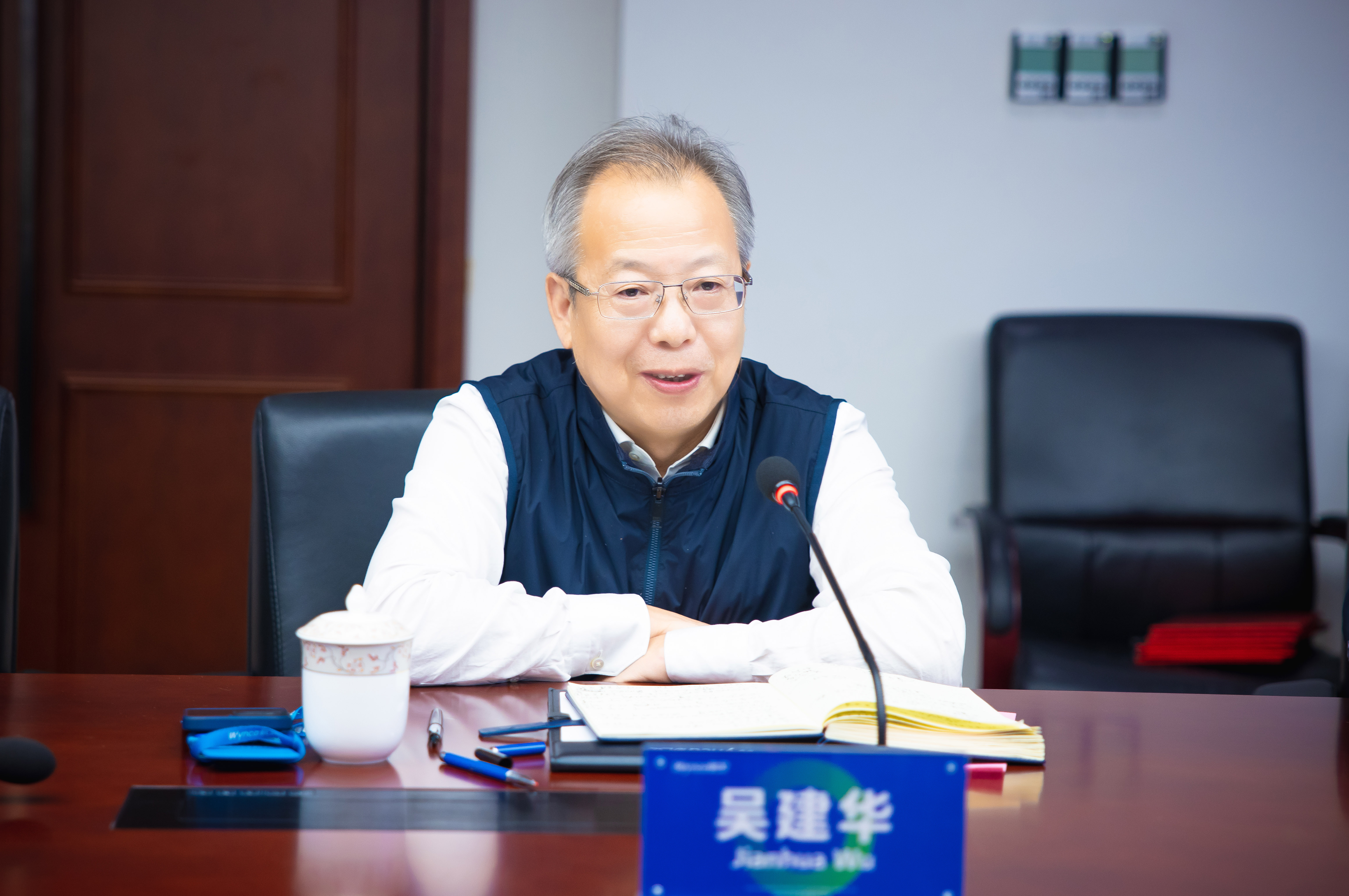 16980475182624767eoR.jpg 16980475182624767eoR.jpg