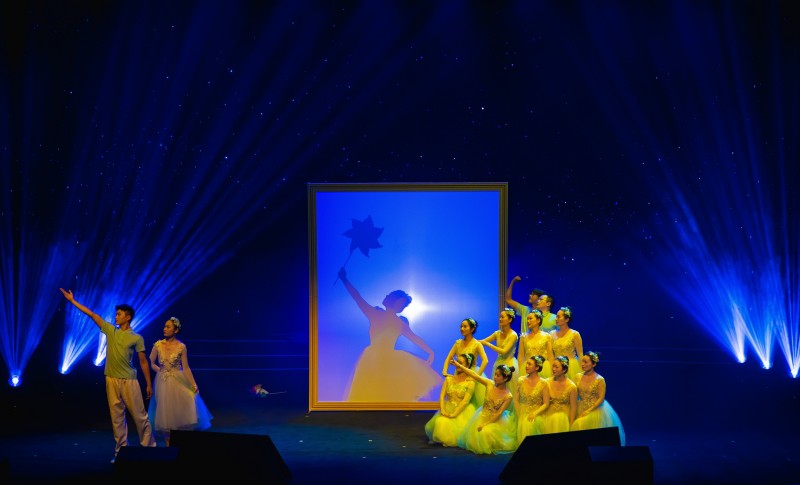 1765267975675041tmb2.jpg 8身影后的奮斗詩(shī).jpg