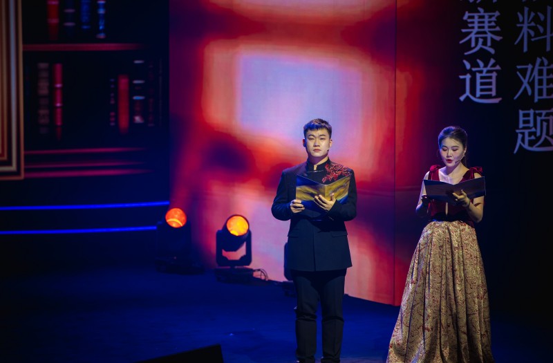 1765267993309795zJwV.jpg 9寫(xiě)故事的人.jpg