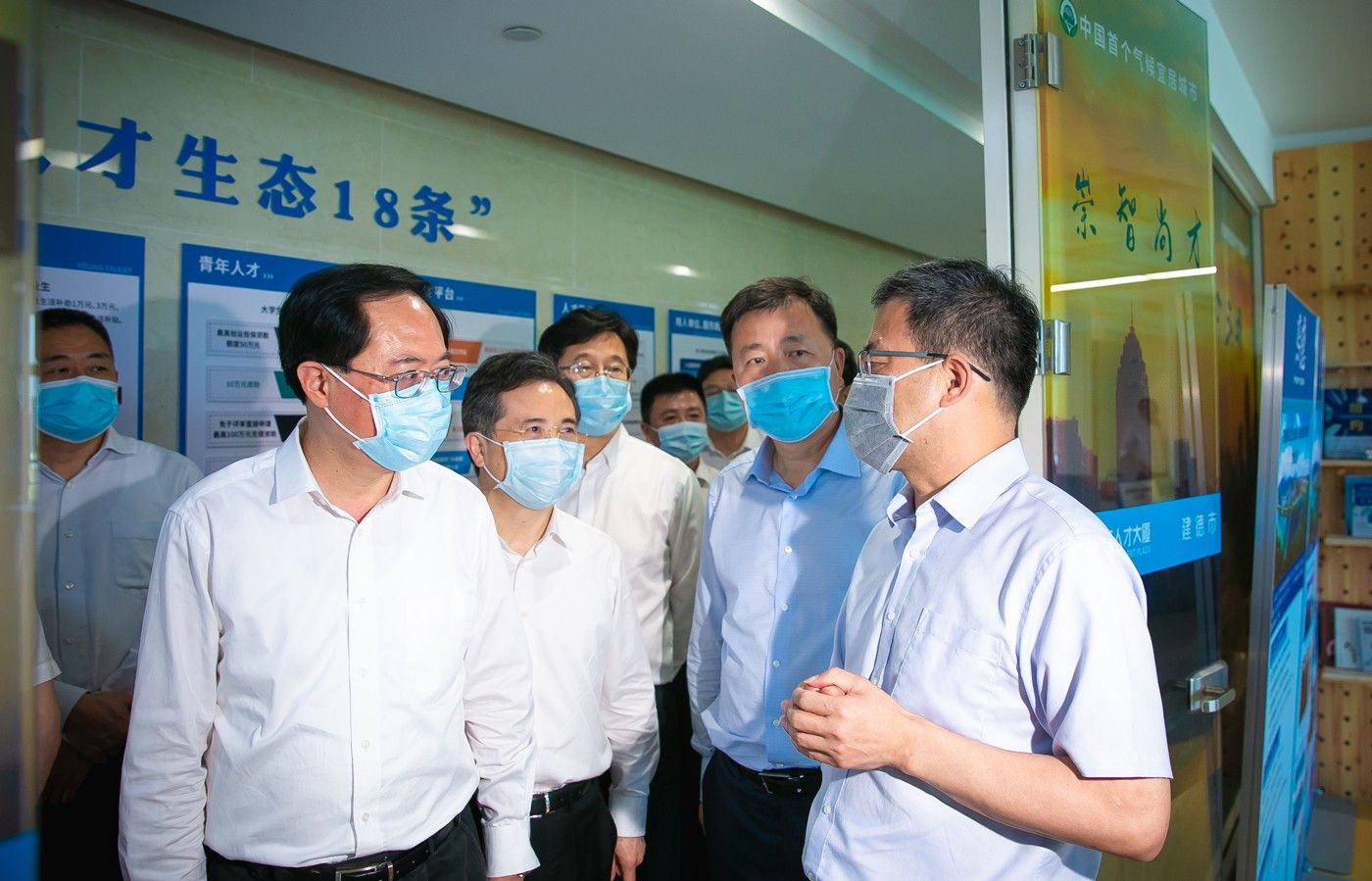 15901333624540034OUL.jpg 15901333624540034OUL.jpg